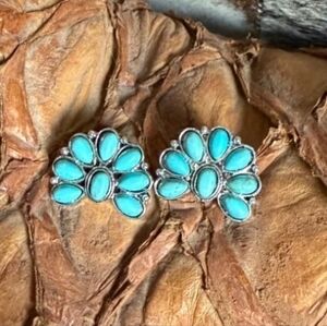 Faux Turquoise Silver Floral Stud  Earrings. NEW!